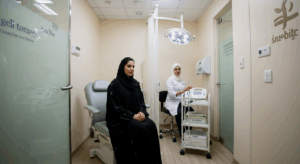 الحجامه للنساء بعد سن الاربعين
